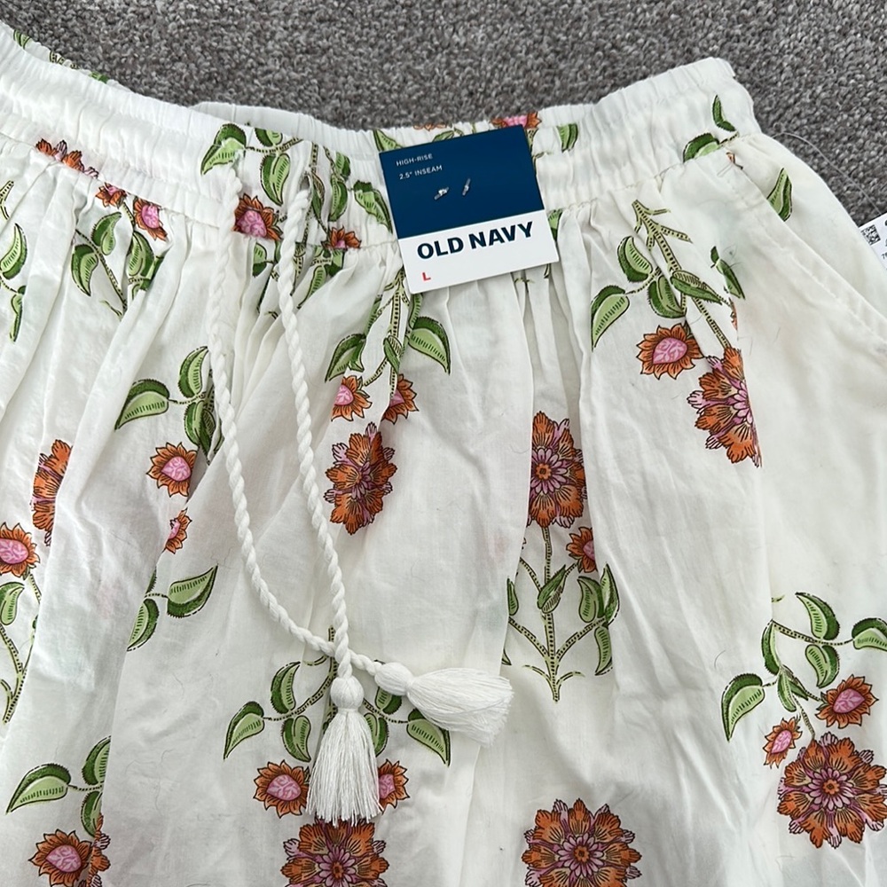 Old Navy Floral White Skort - Picture 2 of 2